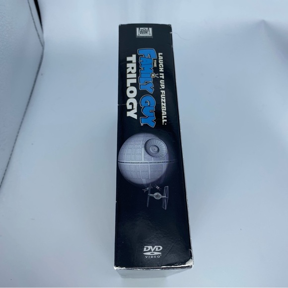Family Guy  Star Wars Trilogy (DVD, 2010) Blue Harvest, Something & It's A Trap - Picture 8 of 16